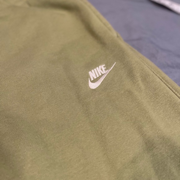 NIKE Jogger Sweats - Picture 7 of 8